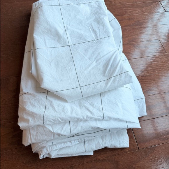 Brooklinen Classic Percale Duvet Set in Window Pane Full/Queen - Picture 4 of 6